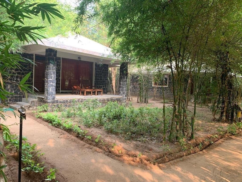 Hotel Renest Bandhavgarh Meadows Tāla Exterior foto